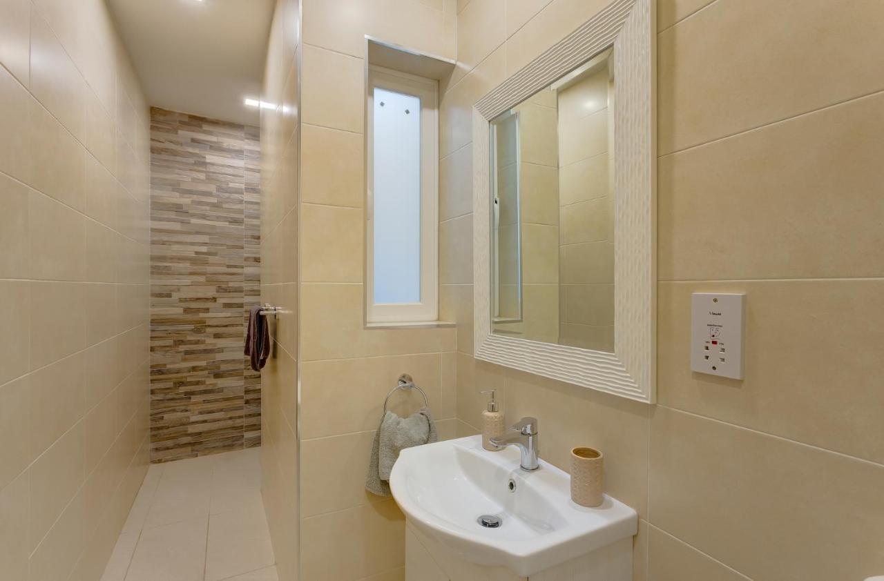 Centric And Modern Penthouse Close To Amenities Msida Exteriér fotografie