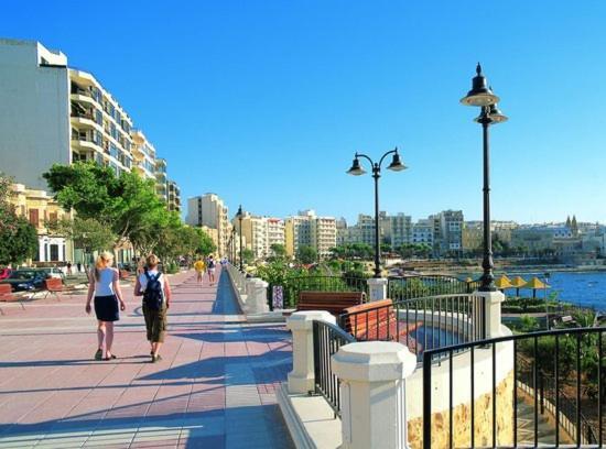 Centric And Modern Penthouse Close To Amenities Msida Exteriér fotografie